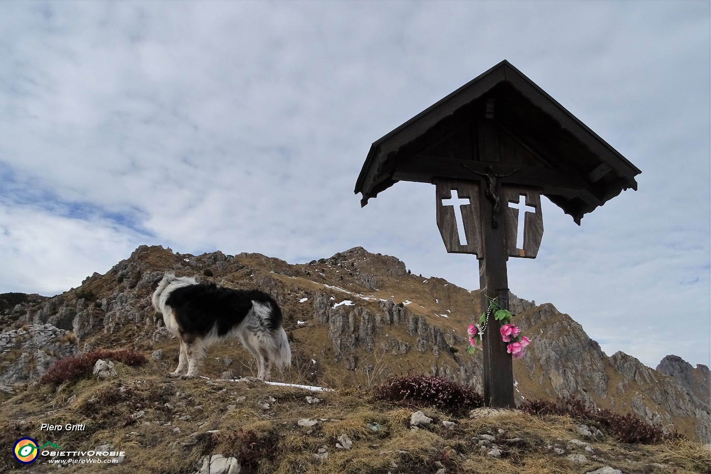 56 Al Passo di Grialeggio (1690 m) con vista in Venturosa.JPG